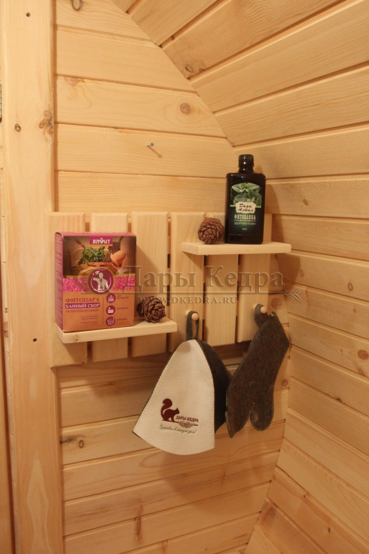 Вешалка банная с двумя полками из кедра